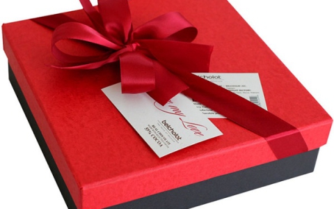 NHỮNG MÓN QUÀ TẾT DÀNH TẶNG KHÁCH HÀNG KHÔNG LO “LỖI THỜI”