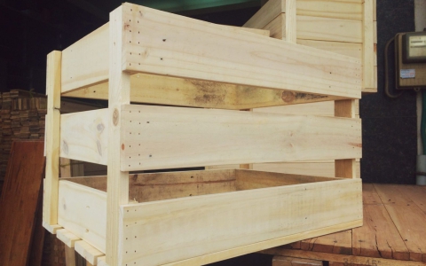 LÀM CÁCH NÀO ĐỂ NHẬN BIẾT MỘT HỘP GỖ THÔNG?